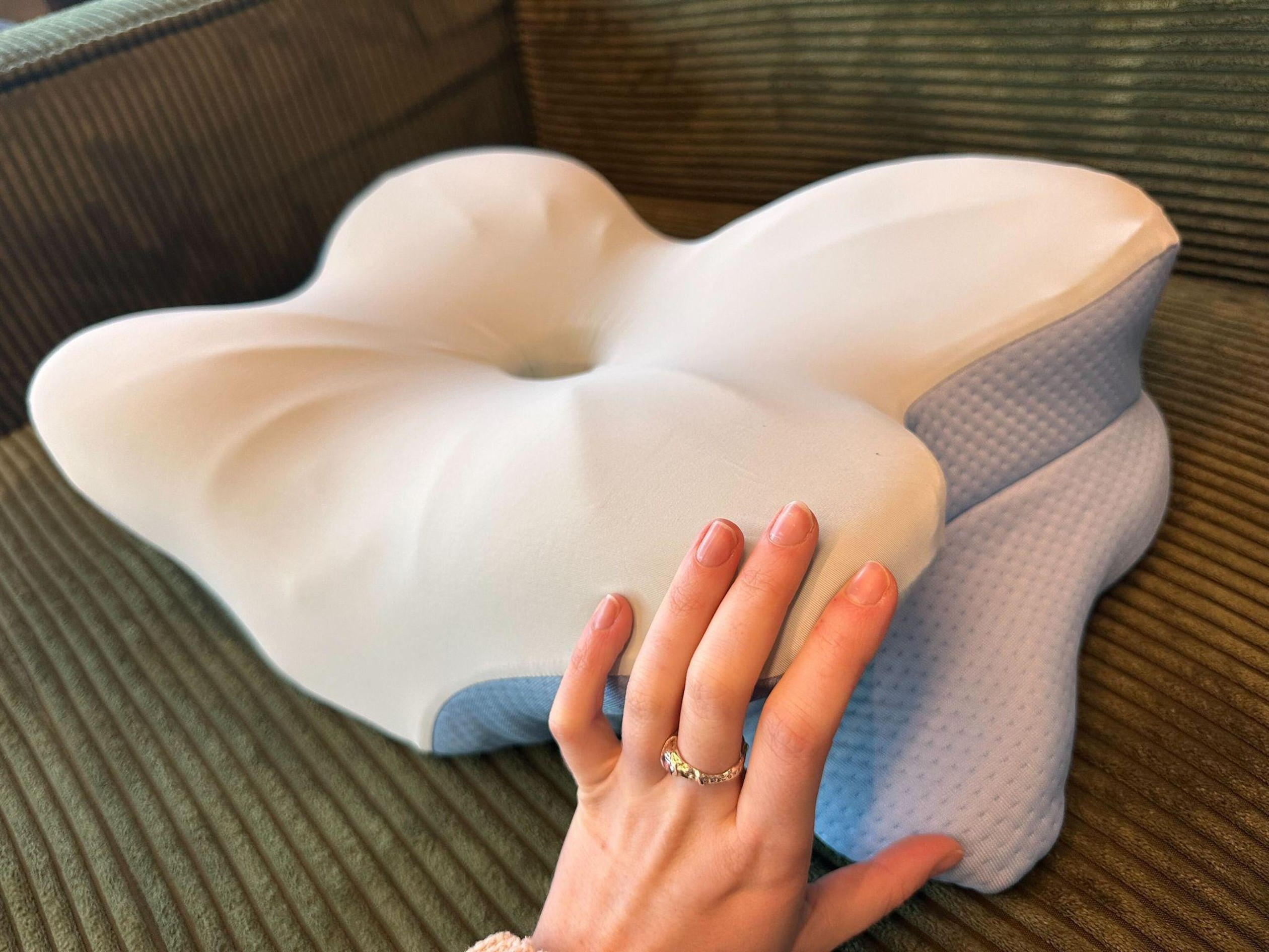 Derila Ergo Pillow side profile showing 13cm loft height